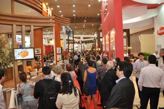 Inteleco Inteligência Competitiva Desde a criação da Associação Brasileira de Atacadistas e Distribuidores (ABAD), em 1981, a Convenção Anual do setor atacadista distribuidor havia sido realizada em...